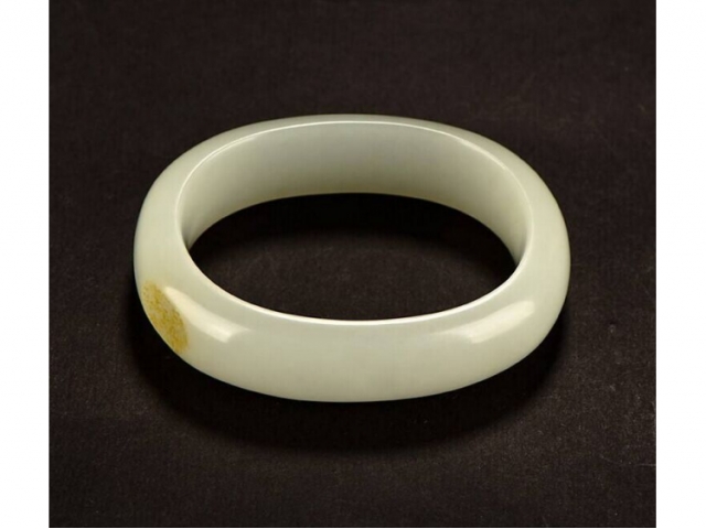 水润宽边手镯好玉