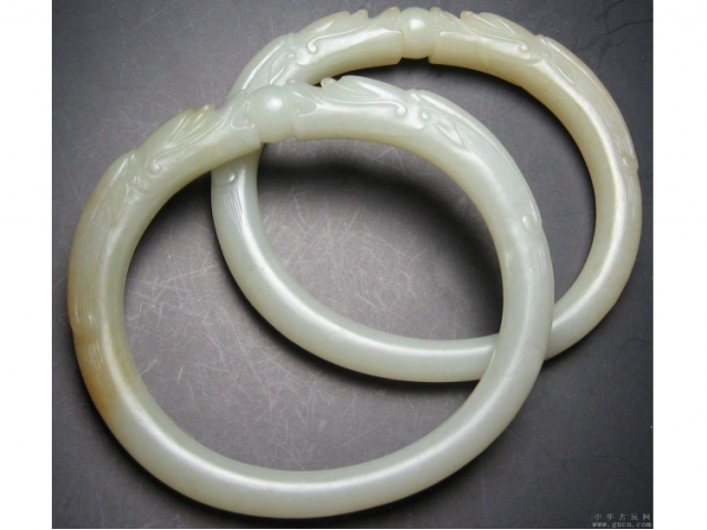 水润宽边手镯好玉